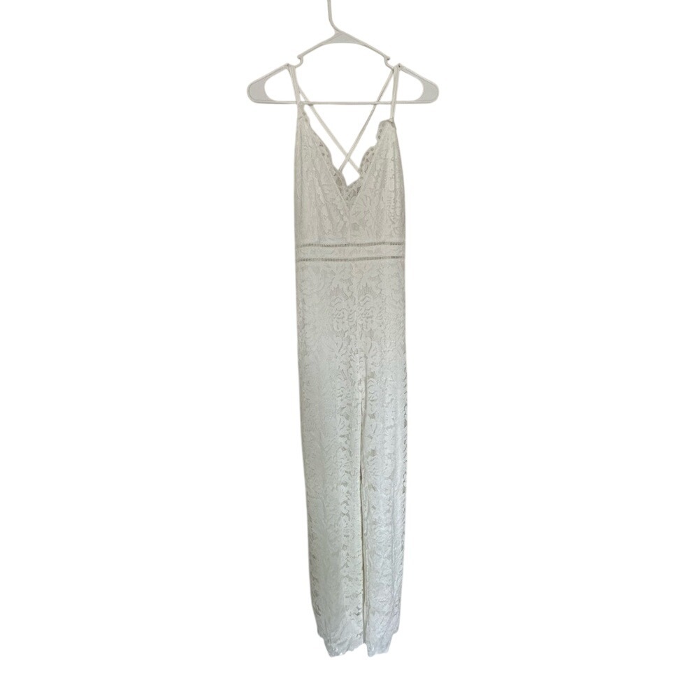 White Lace Jumpsuit V‎ Neck Criss Cross Back Sleeveless Romper Elegant